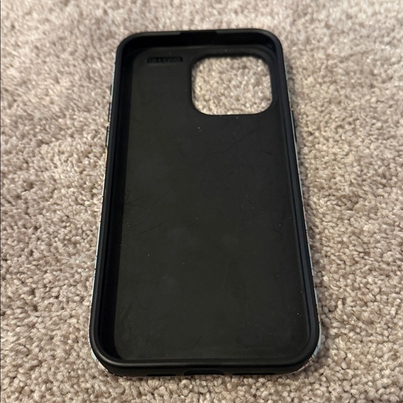 iPhone 16 pro max case - Picture 3 of 4